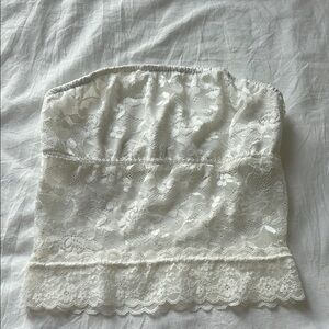 Elegant Lace Strapless Top